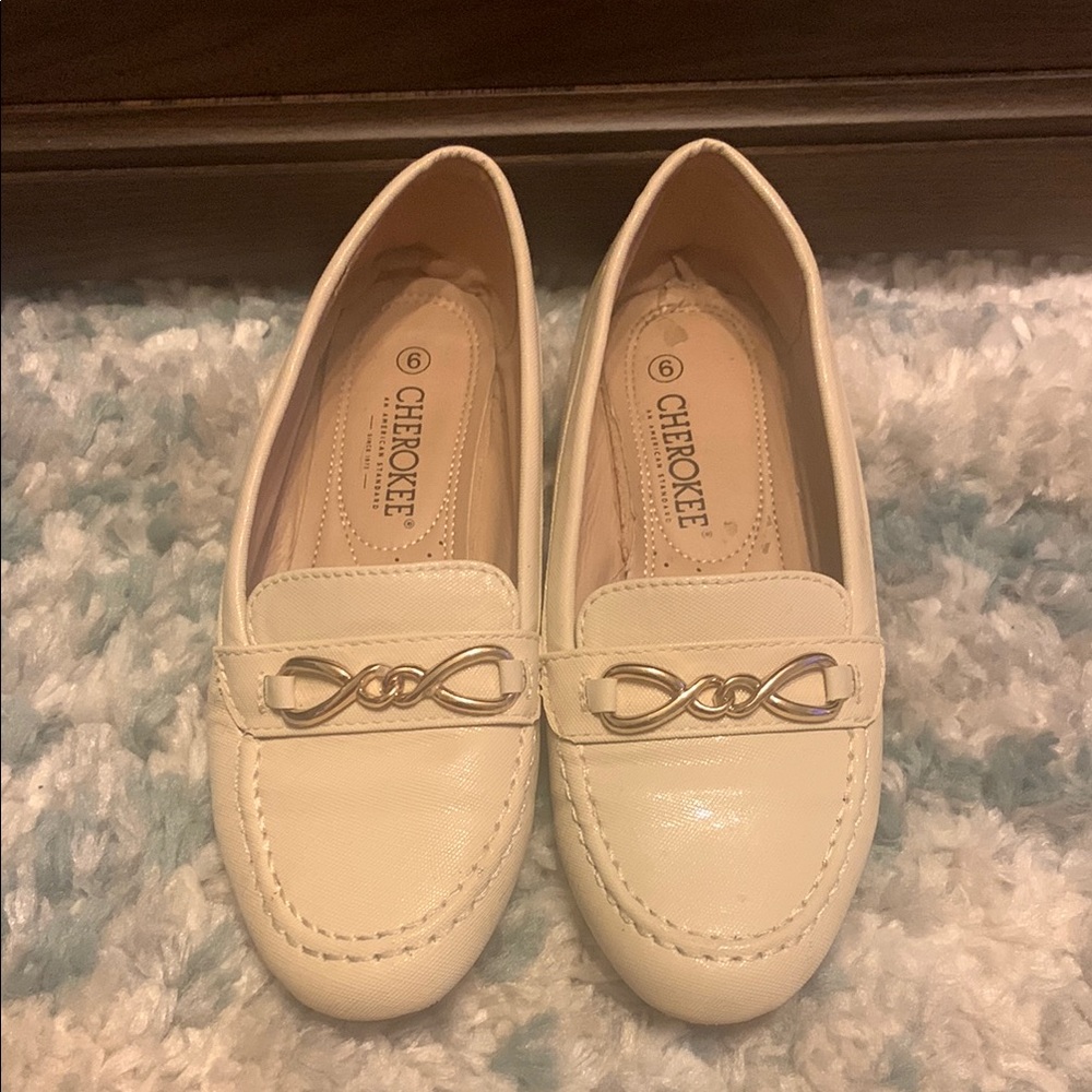 Cherokee Cream Loafers with Gold Accent